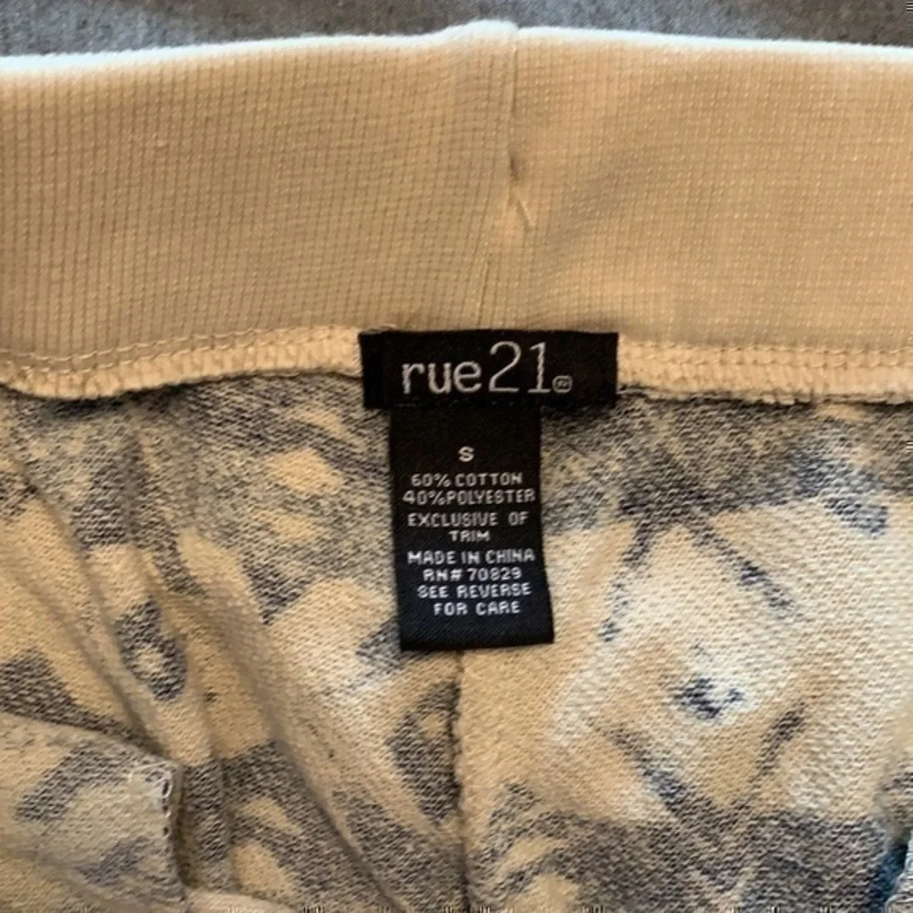 Blue and cream Aztec print sweatpant jogger S Rue21